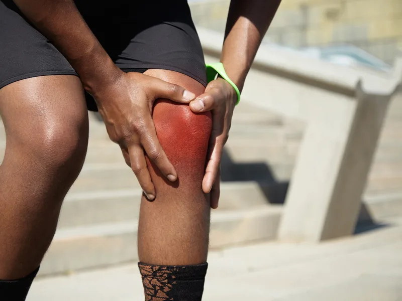 HealthSource of Harvest treating knee pain in HARVEST
